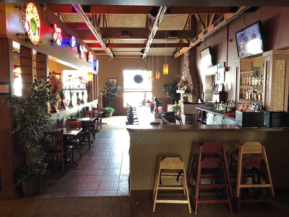 East Vancouver Restaurant Building & Business: 14387 SE Mill Plain Blvd, Vancouver, WA 98684